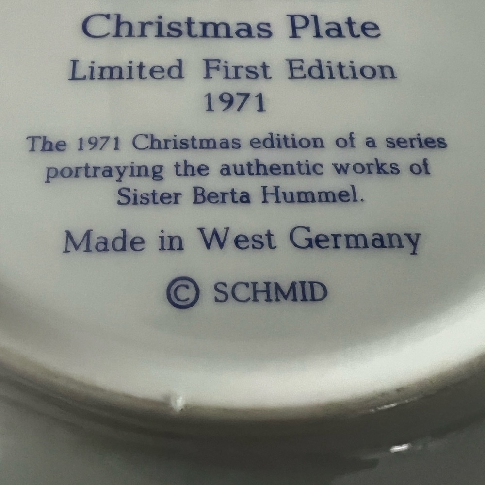 Collectable Vintage Hummel Christmas 1971 - Picture 4 of 5